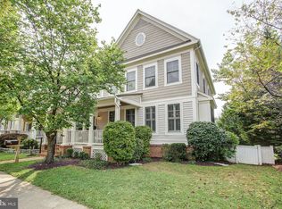 512 Saddle Ridge Ln, Rockville, MD 20850