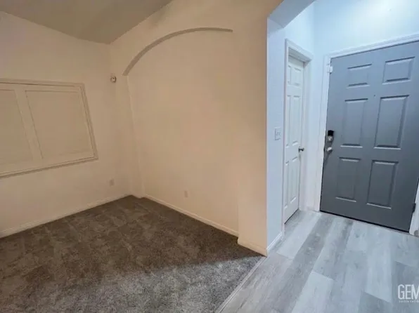 7008 Kings Forest Ct, Bakersfield, CA 93313