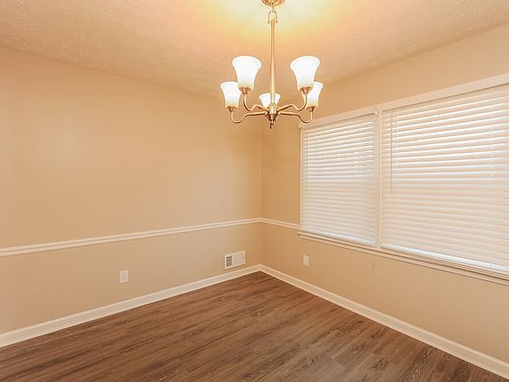 5th image of 3325 Shady Cove Rd