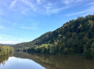 000 Tunnelton Rd, Loyalhanna, PA 15670