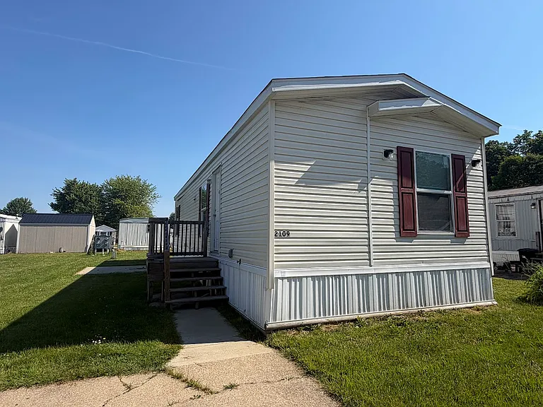2109 Eagle Dr #241 — Photo 2