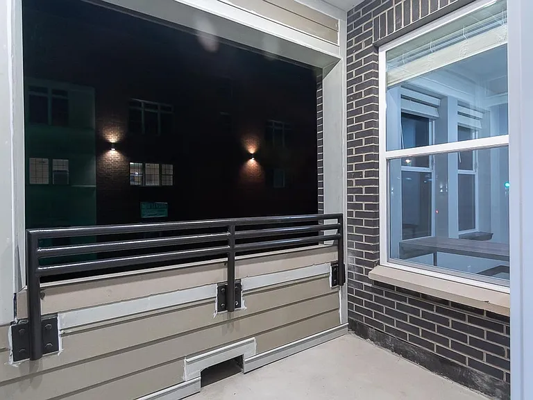 The Bentley Apartments — Photo 144