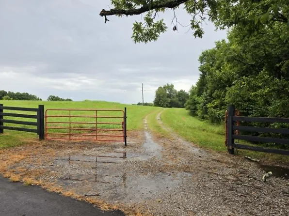 811 Hickory Ridge Rd, Waddy, KY 40076