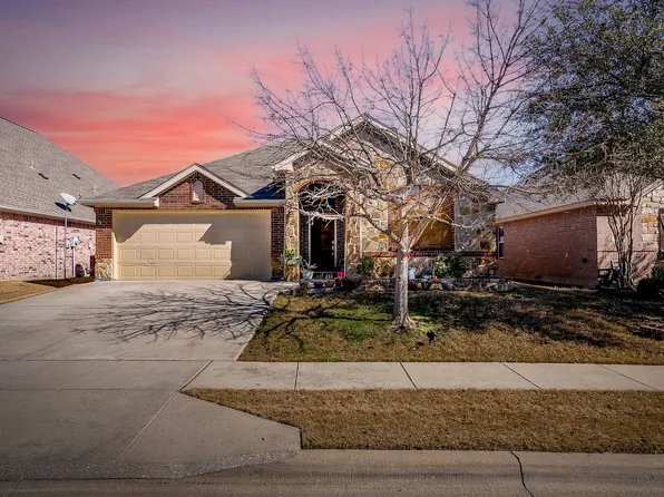 8605 Vista Royale Dr, Fort Worth, TX 76108