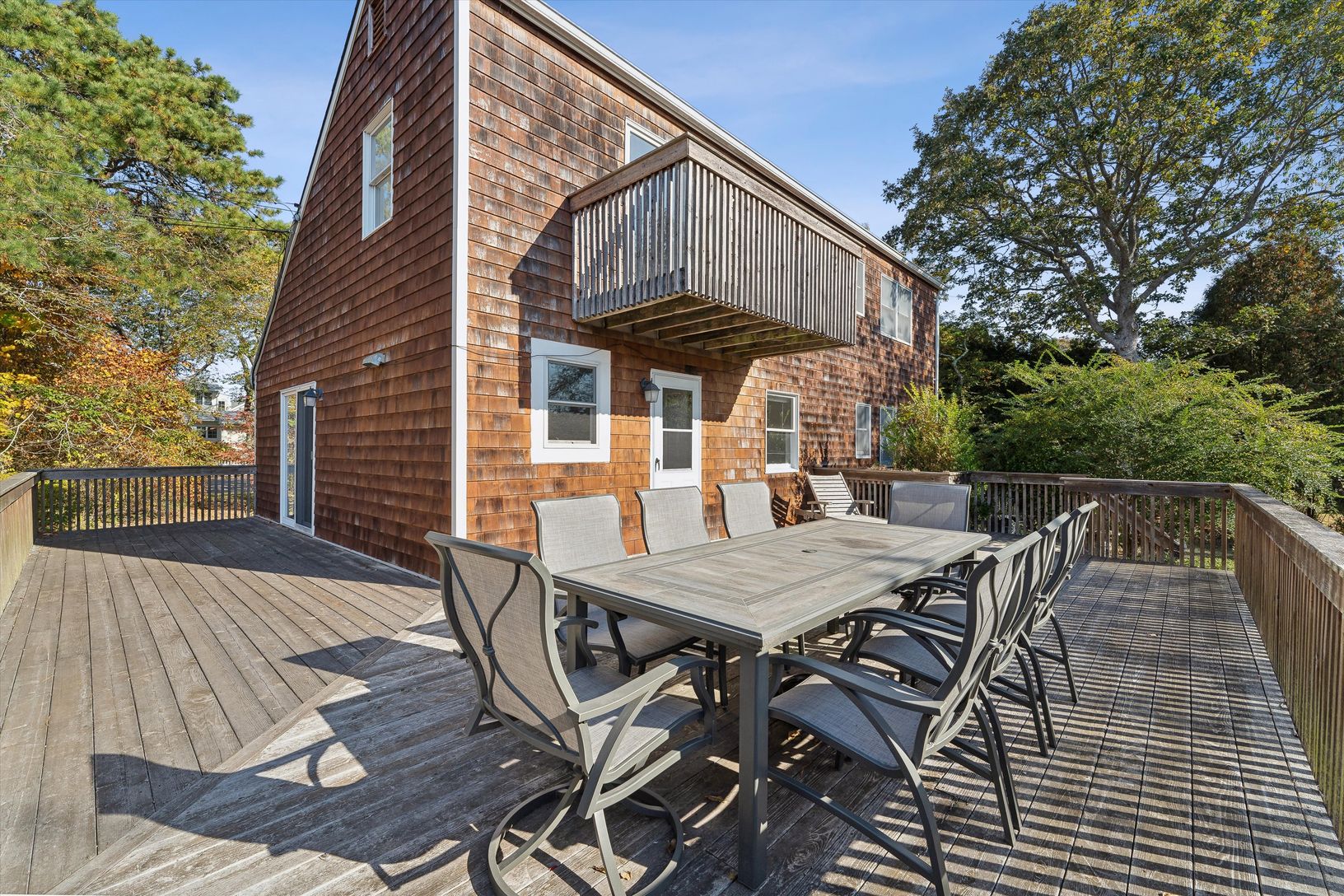  Outdoor Entertaining Area With Furniture 