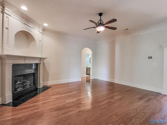 4th image of 109 Crystalspring Dr