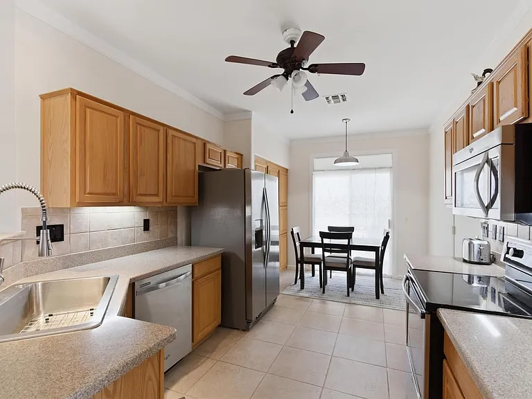 15806 N 107th Pl — Photo 10