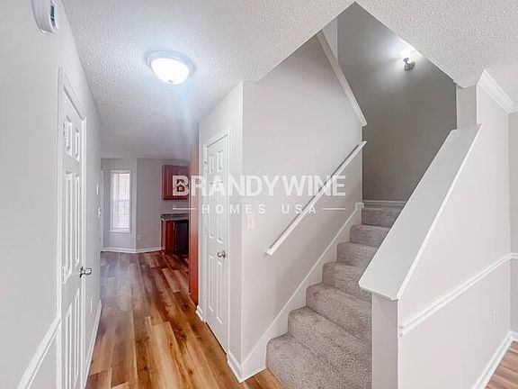 2nd image of 7170 Ravenwood Ln