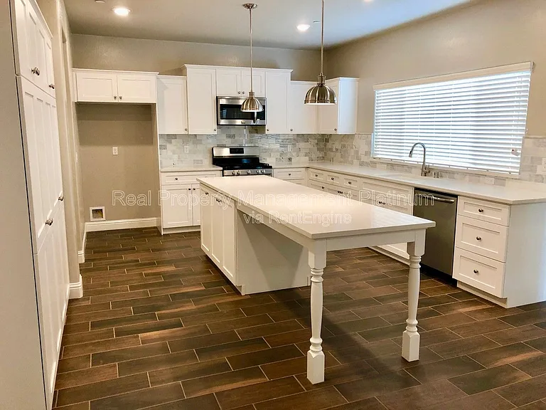 4150 Duncan Ave — Photo 14
