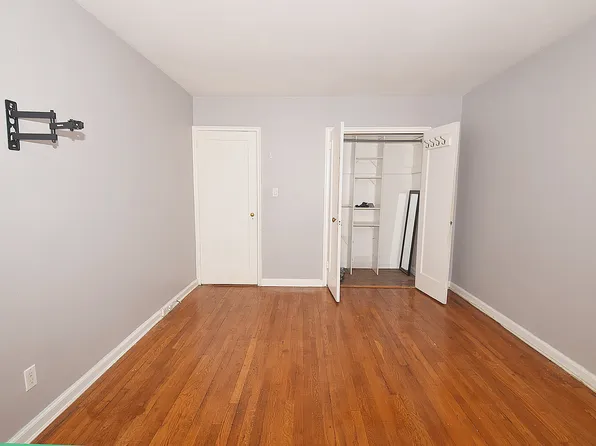 34-30 Corporal Kennedy Street image 16 of 19