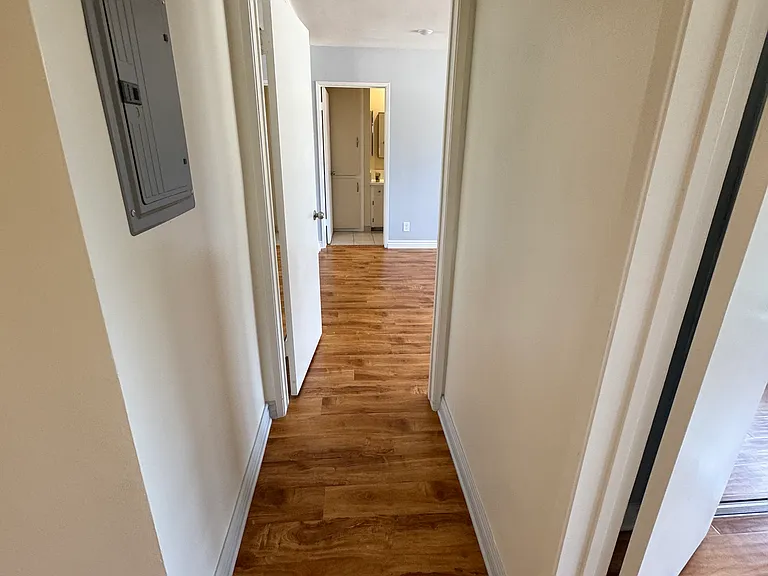 1040 N Laurel Ave #5 — Photo 20