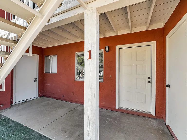 2726 E Beck Ln — Photo 6