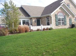 643 Schumann St, Woodstock, IL 60098