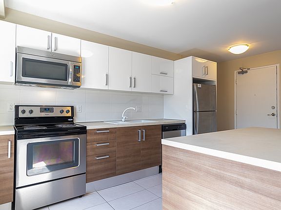 4th image of 99 Church St #2-Bedroom