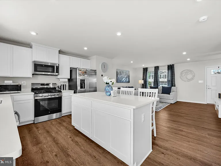 310 Creekside Dr — Photo 12