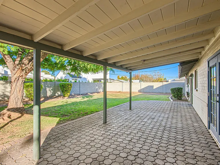 4020 E Earll Dr — Photo 15