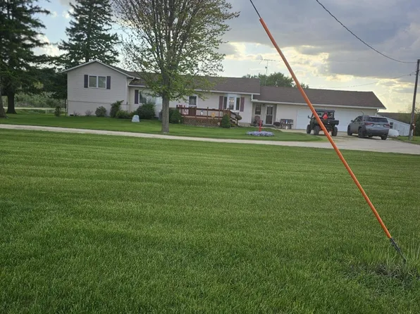 3089 260th St, Fredericksburg, IA 50630