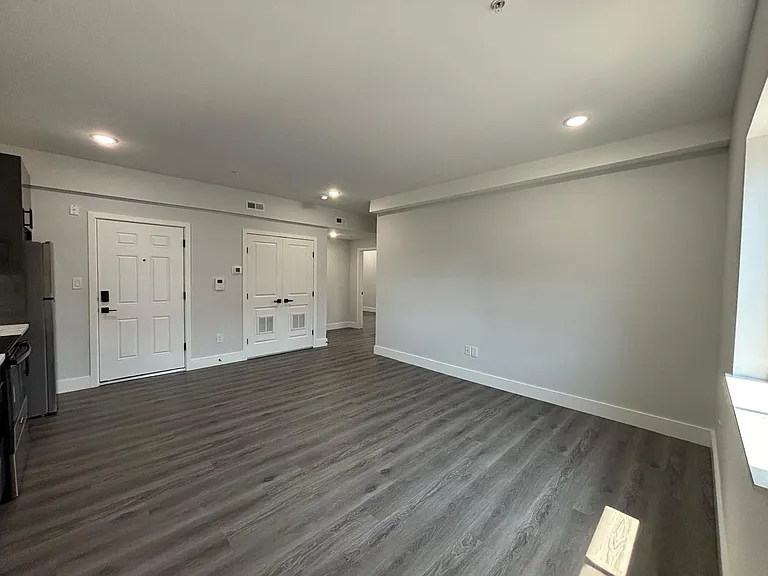 2100 N Franklin St #D — Photo 3