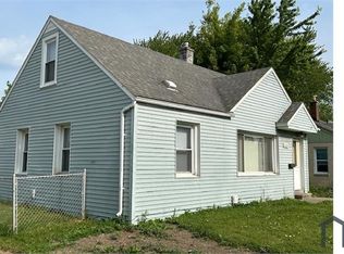 23007 Rosalind Ave, Eastpointe, MI 48021