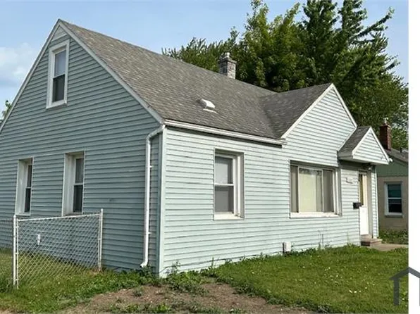 23007 Rosalind Ave, Eastpointe, MI 48021