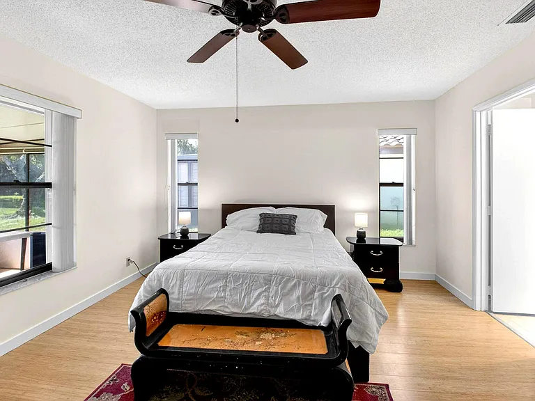 10938 Roebelini Palm Ct #B — Photo 19