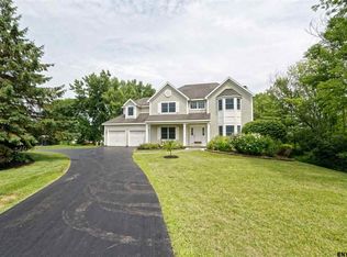 2050 Orchard Park Dr, Niskayuna, NY 12309