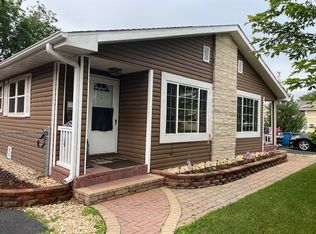 1216 Pearl St, Aurora, IL 60505