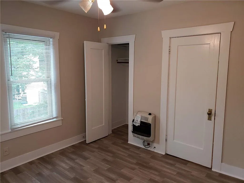 1 bed, 1.0 bath, 468 sqft, $1,300 — Photo 3