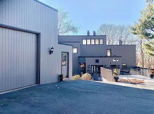 137 Mountain Rd, Sugarloaf, PA 18249