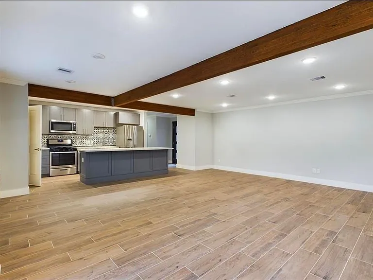 9007 Sharpcrest St — Photo 6