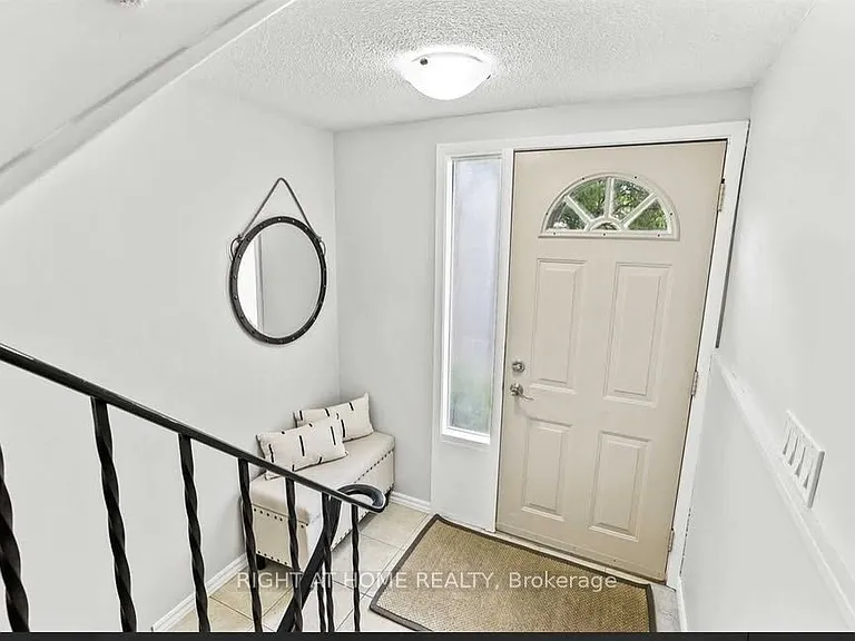 350 Camelot Ct #3 — Photo 24