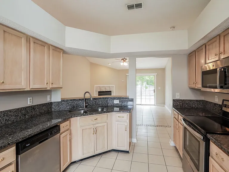 7835 Longhorn Cir E — Photo 9