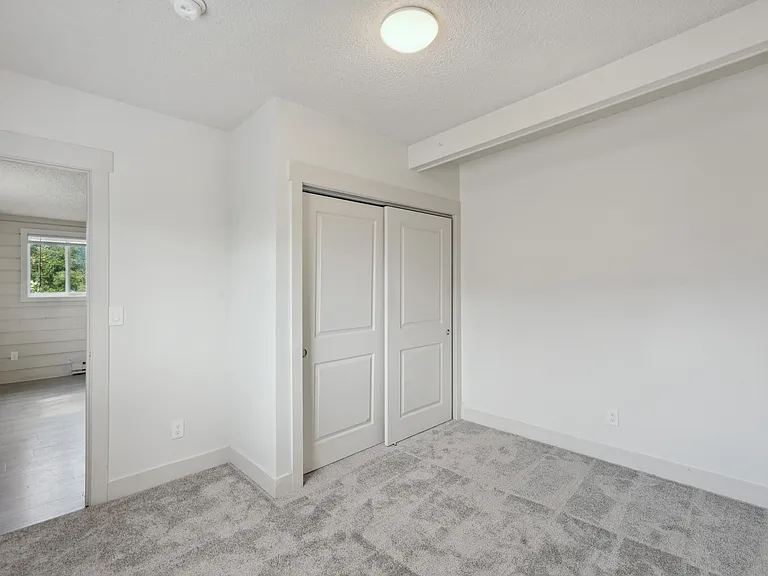 135 E 2nd St — Photo 10