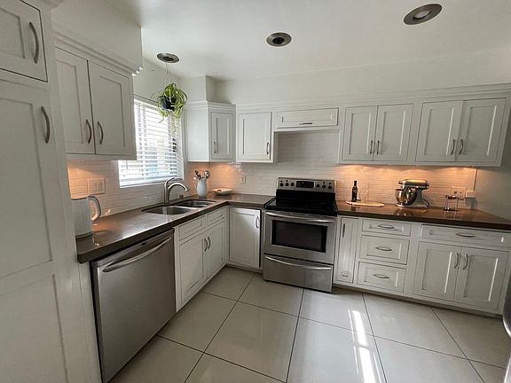 2nd image of 1900 Vine St APT 315