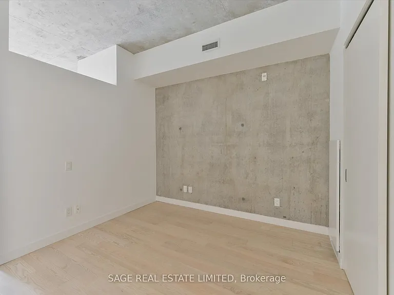 25 Stafford St #509 — Photo 6