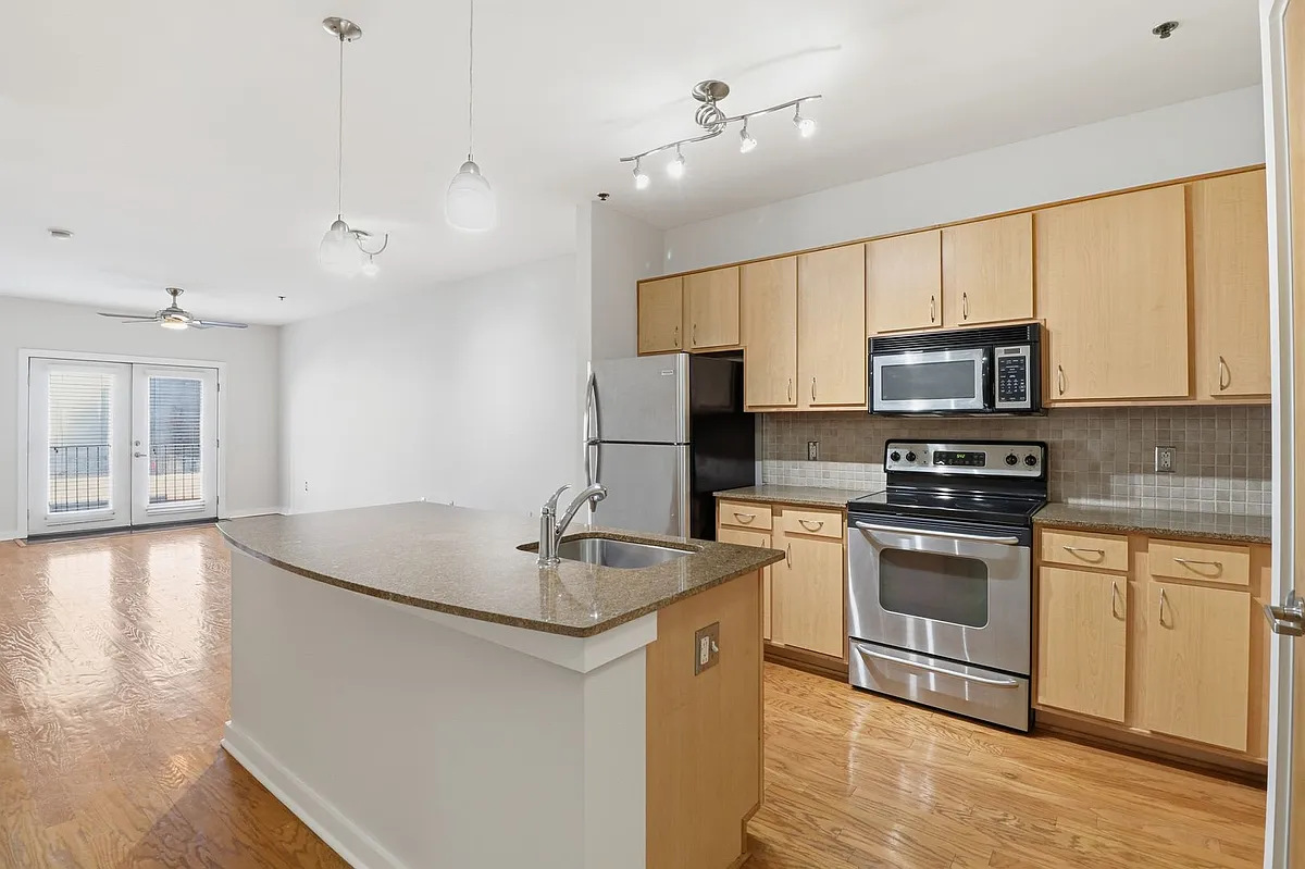 Building Photo - 1803 Broadway #519