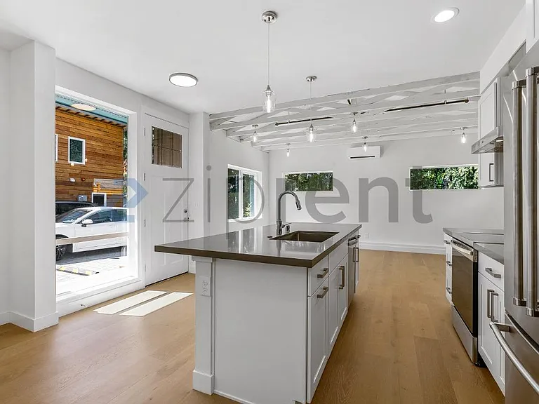 10213 40th Ave SW #C — Photo 13