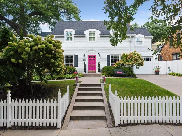 4058 Sunnyside Rd, Edina, MN 55424
