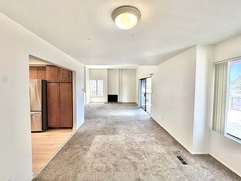 6664 Reservoir Ln — Photo 4