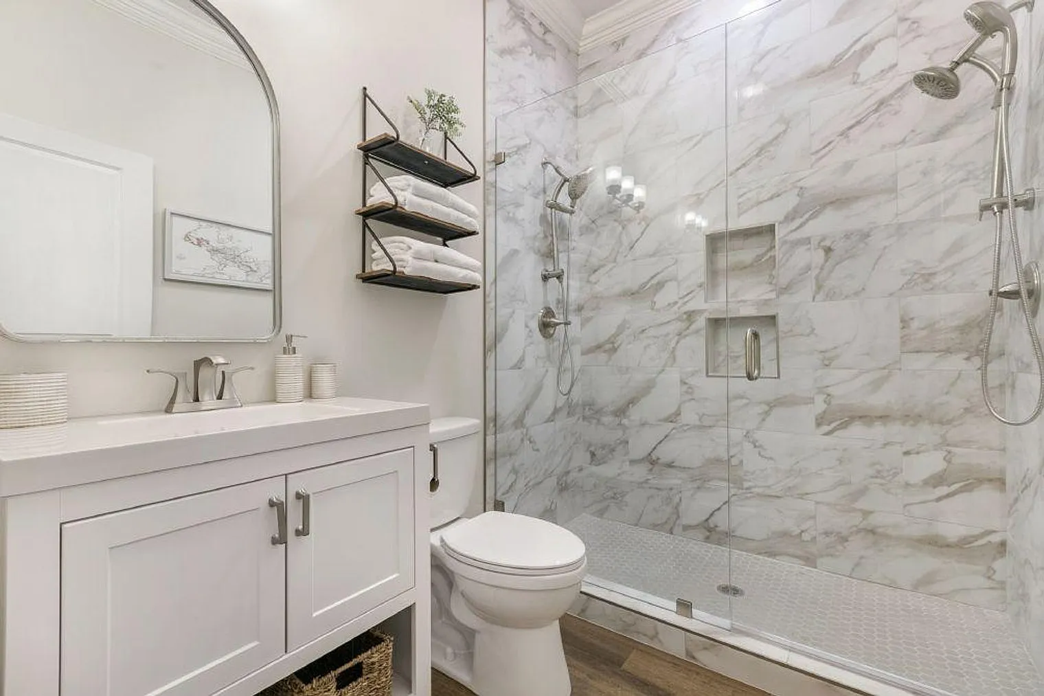 3 bed, 1.0 bath, 1291 sqft, $8,034 — Photo 4