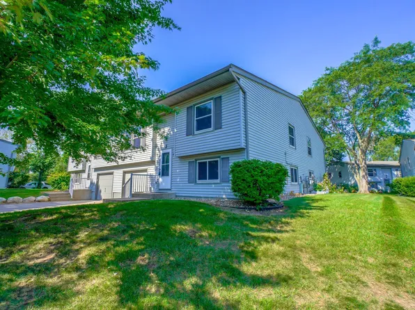 756 Sandhill Point Rd APT J, Hudson, WI 54016