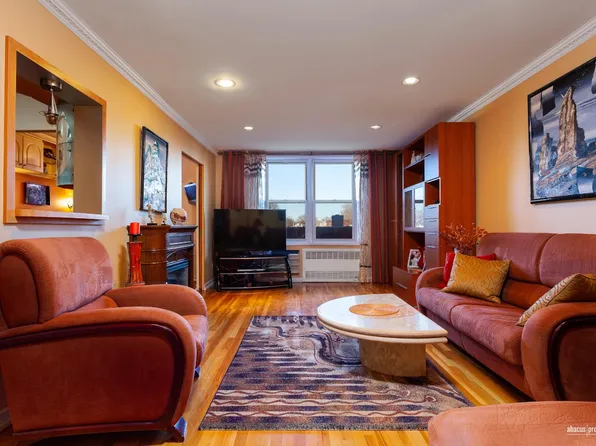 2711 Avenue X image 1 of 12