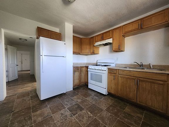 4th image of 1221 E Abriendo Ave #A