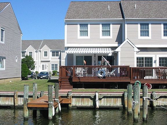 Extra Wide Boat Slip