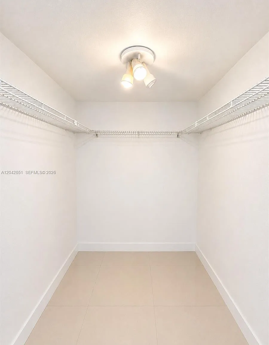Studio, 400 sqft, $2,100 — Photo 3