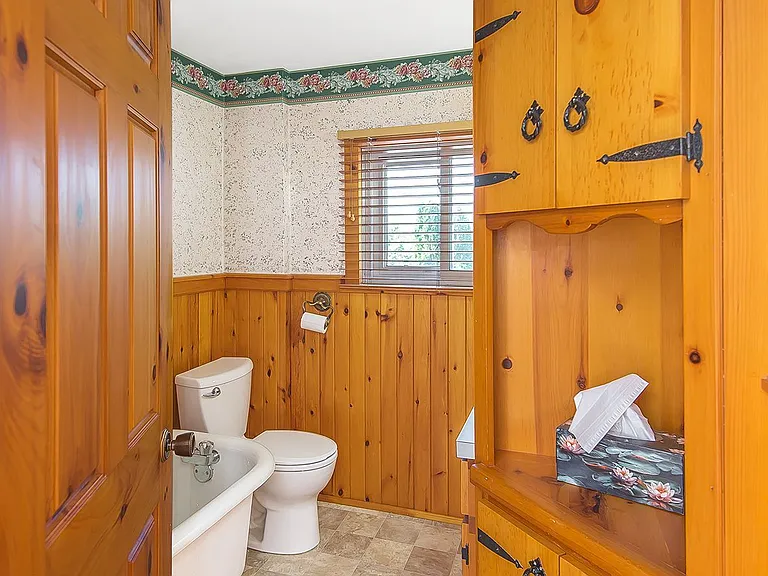 129 Adelaide St — Photo 7