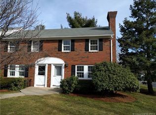 29 Brandywine Ln, Suffield, CT 06078