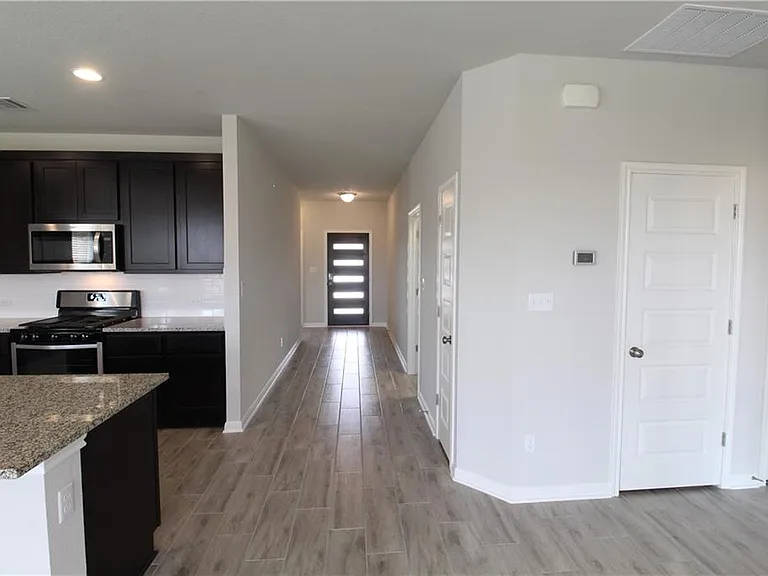 120 Peruvian Ln — Photo 25