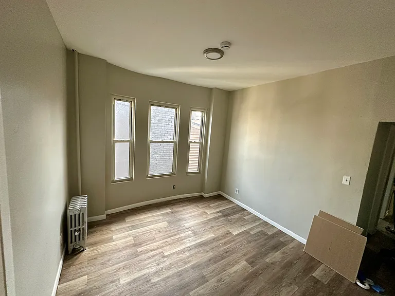 491 Clinton Ave #9 — Photo 4
