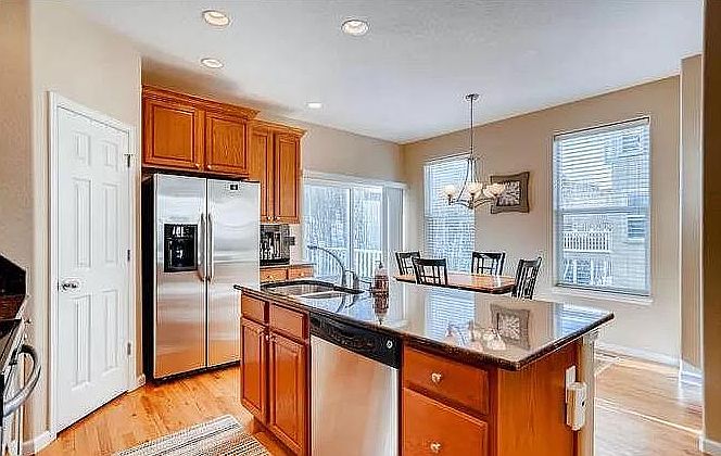 1st image of 897 Vernon Dr
